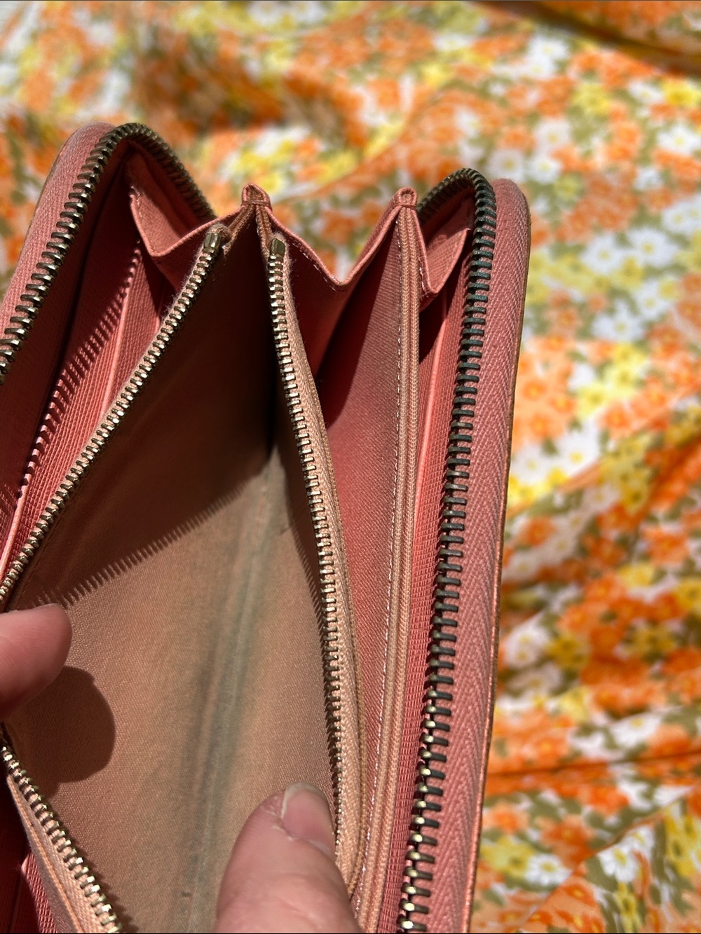 Fendi Vintage Pink Zip Wallet - Picture 15 of 17